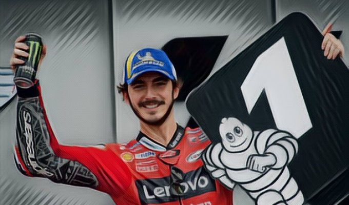 Bagnaia celebrates his pole in Aragon